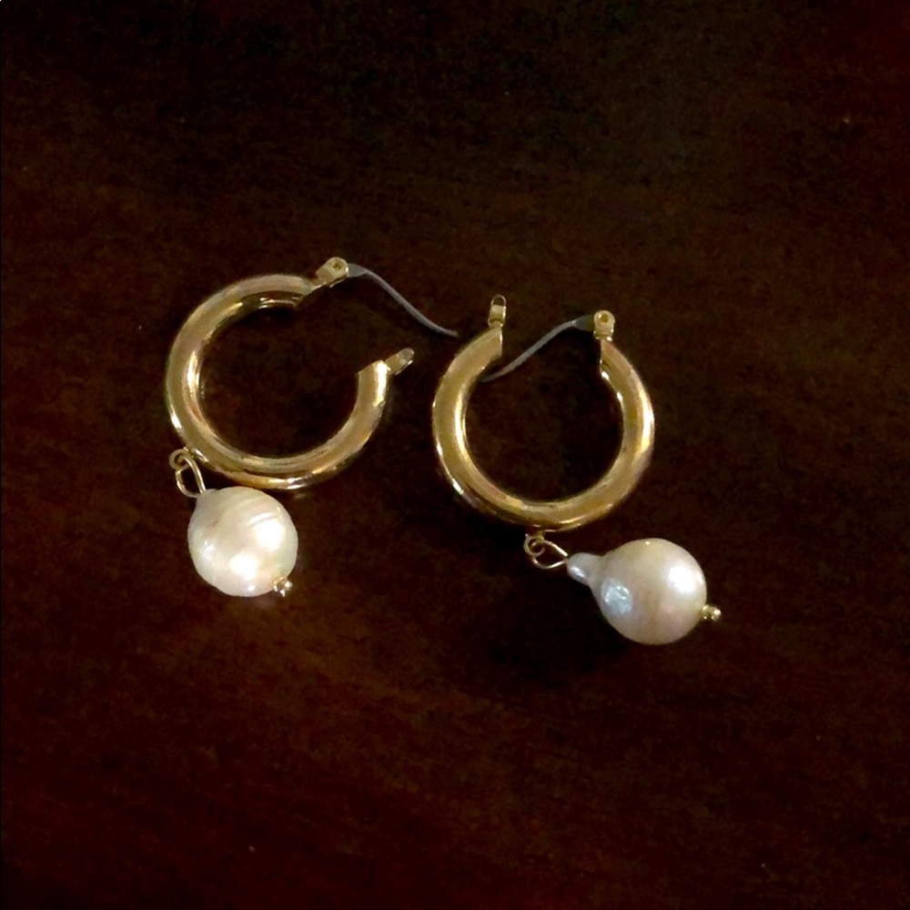 Anne Taylor Pearl hoops
